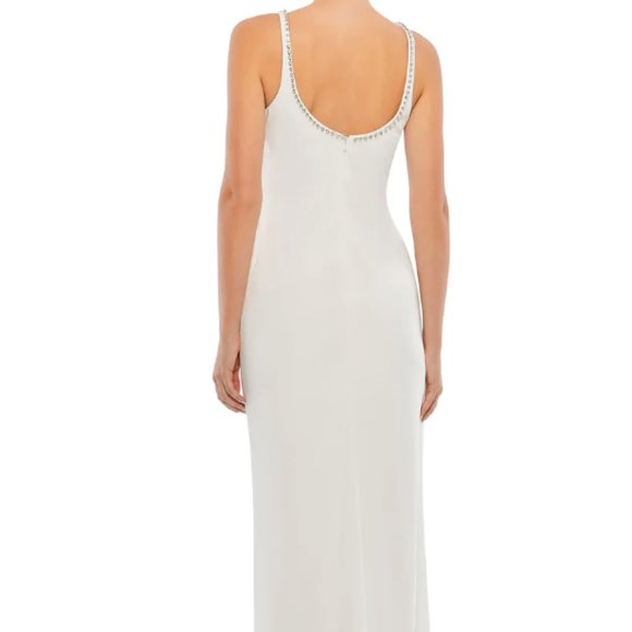 MAC DUGGAL 26583 SLEEVELESS CRYSTAL SCOOP NECKLINE COLUMN WHITE GOWN sz 4 - Picture 2 of 7